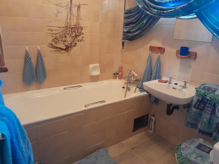 3 Bedroom Property for Sale in Protea Park North West
